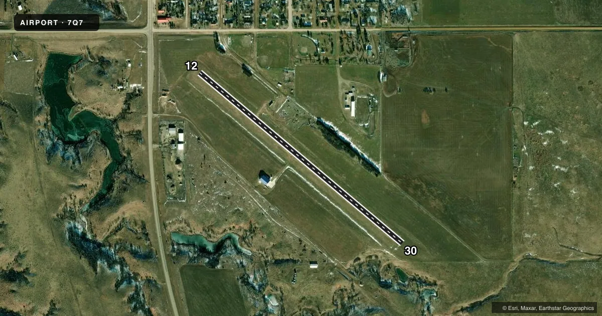 Top-down satellite sketch of 7Q7 WHITE RIVER MUNI in WHITE RIVER, SOUTH DAKOTA, showing runways 12/30 drawn to scale over Esri World Imagery
