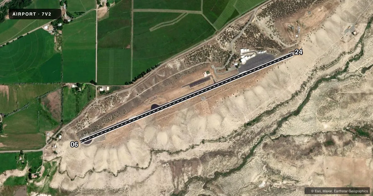 Top-down satellite sketch of 7V2 NORTH FORK VALLEY in PAONIA, COLORADO, showing runways 06/24 drawn to scale over Esri World Imagery