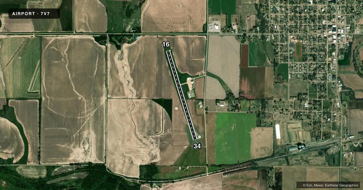 Top-down satellite sketch of 7V7 RED CLOUD MUNI in RED CLOUD, NEBRASKA, showing runways 16/34 drawn to scale over Esri World Imagery