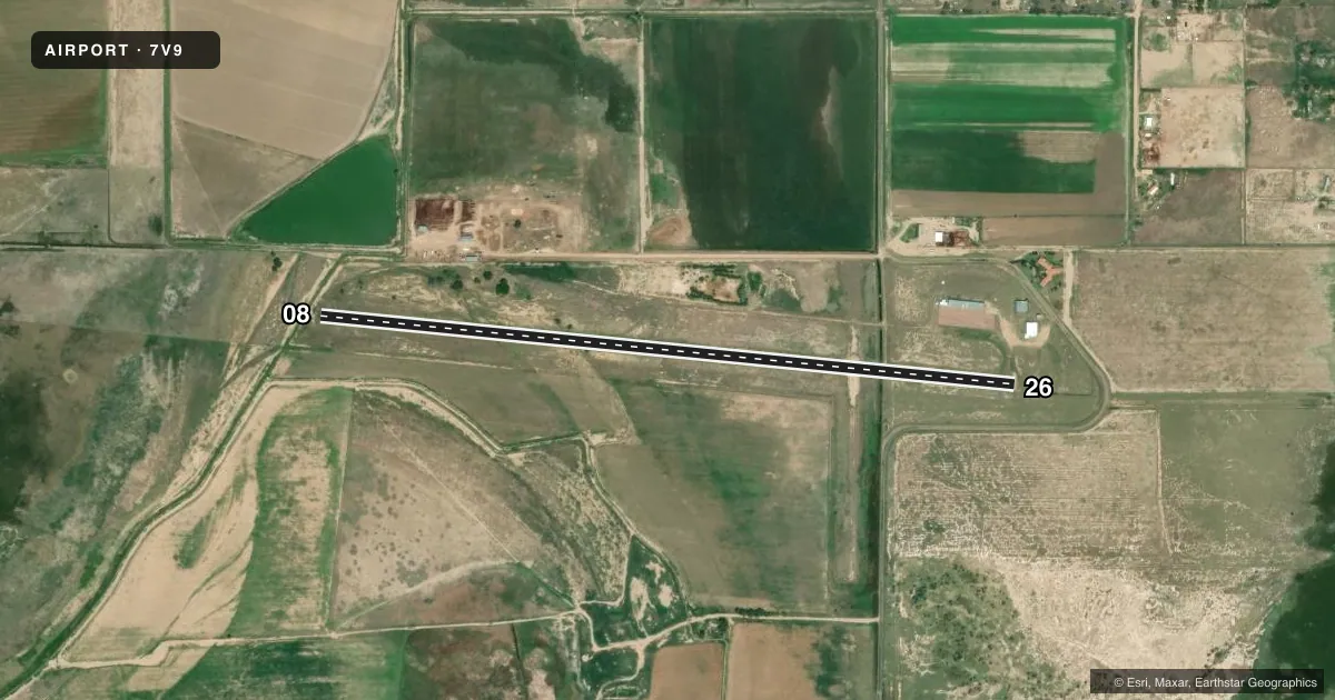 Top-down satellite sketch of 7V9 CITY OF LAS ANIMAS - BENT COUNTY in LAS ANIMAS, COLORADO, showing runways 08/26 drawn to scale over Esri World Imagery