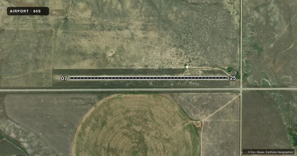 Top-down satellite sketch of 80S LAVINA in LAVINA, MONTANA, showing runways 07/25 drawn to scale over Esri World Imagery