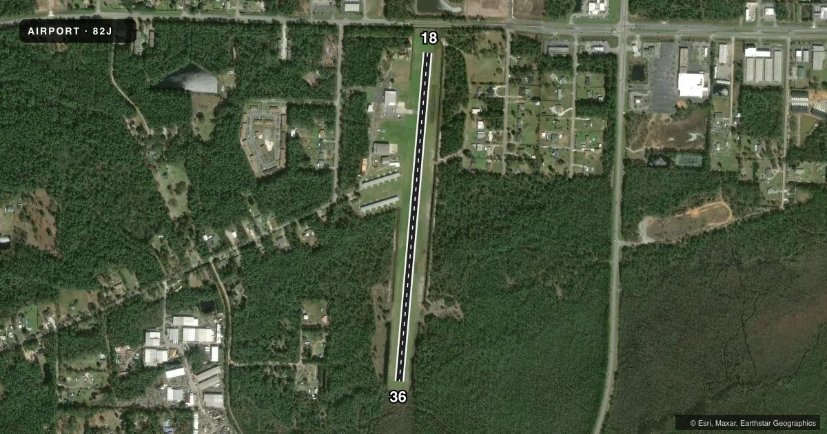 Top-down satellite sketch of 82J ROSCOE FLD in PENSACOLA, FLORIDA, showing runways 18/36 drawn to scale over Esri World Imagery