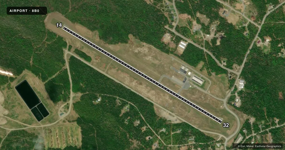 Top-down satellite sketch of 8B0 STEPHEN A BEAN MUNI in RANGELEY, MAINE, showing runways 14/32 drawn to scale over Esri World Imagery