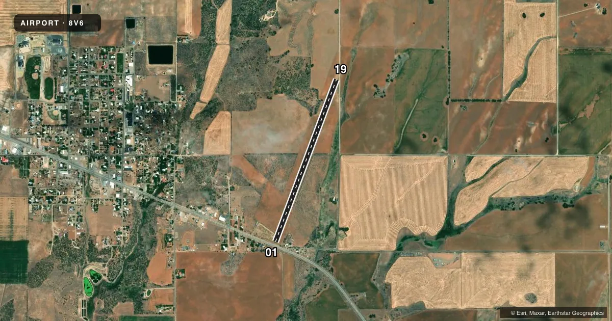 Top-down satellite sketch of 8V6 DOVE CREEK in DOVE CREEK, COLORADO, showing runways 01/19 drawn to scale over Esri World Imagery