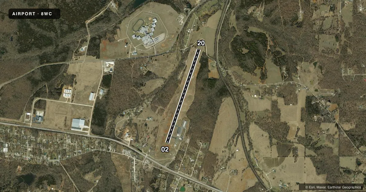 Top-down satellite sketch of 8WC WASHINGTON COUNTY in POTOSI, MISSOURI, showing runways 02/20 drawn to scale over Esri World Imagery