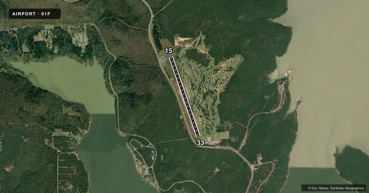Top-down satellite sketch of 91F CARLTON LANDING FLD in CANADIAN, OKLAHOMA, showing runways 15/33 drawn to scale over Esri World Imagery