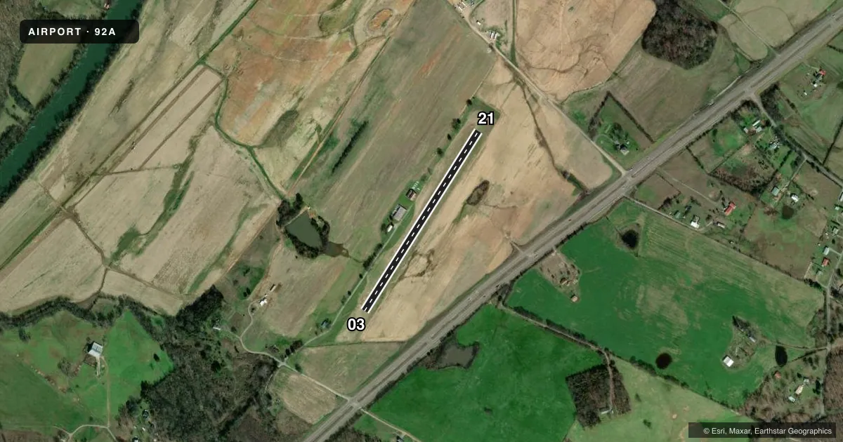 Top-down satellite sketch of 92A CHILHOWEE in BENTON, TENNESSEE, showing runways 03/21 drawn to scale over Esri World Imagery
