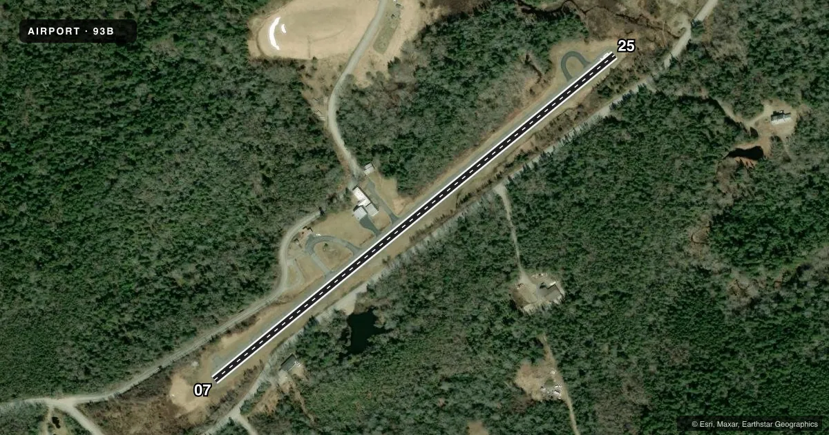 Top-down satellite sketch of 93B STONINGTON MUNI in STONINGTON, MAINE, showing runways 07/25 drawn to scale over Esri World Imagery