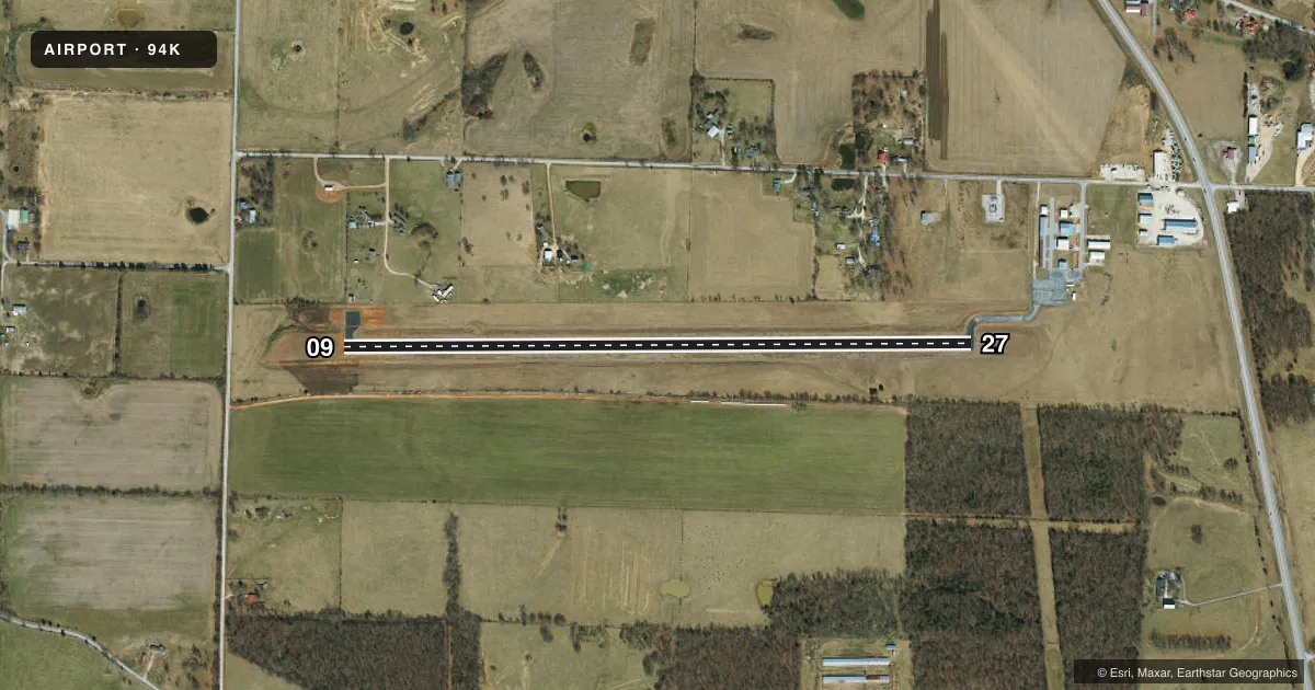 Top-down satellite sketch of 94K CASSVILLE MUNI in CASSVILLE, MISSOURI, showing runways 09/27 drawn to scale over Esri World Imagery