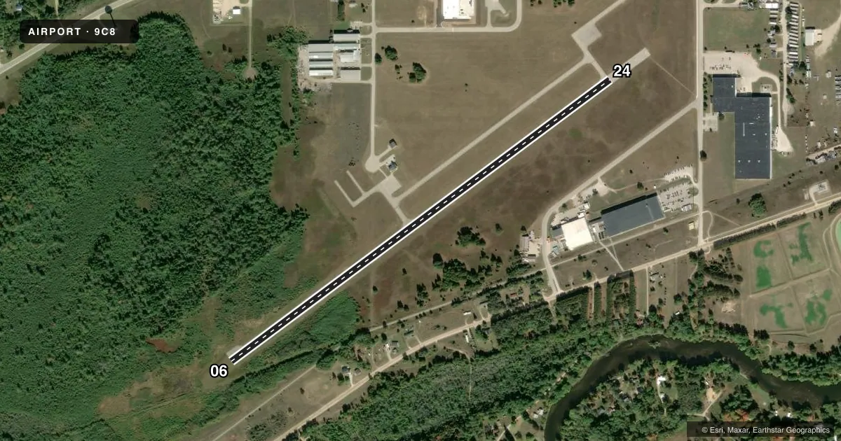 Top-down satellite sketch of 9C8 EVART MUNI in EVART, MICHIGAN, showing runways 06/24 drawn to scale over Esri World Imagery