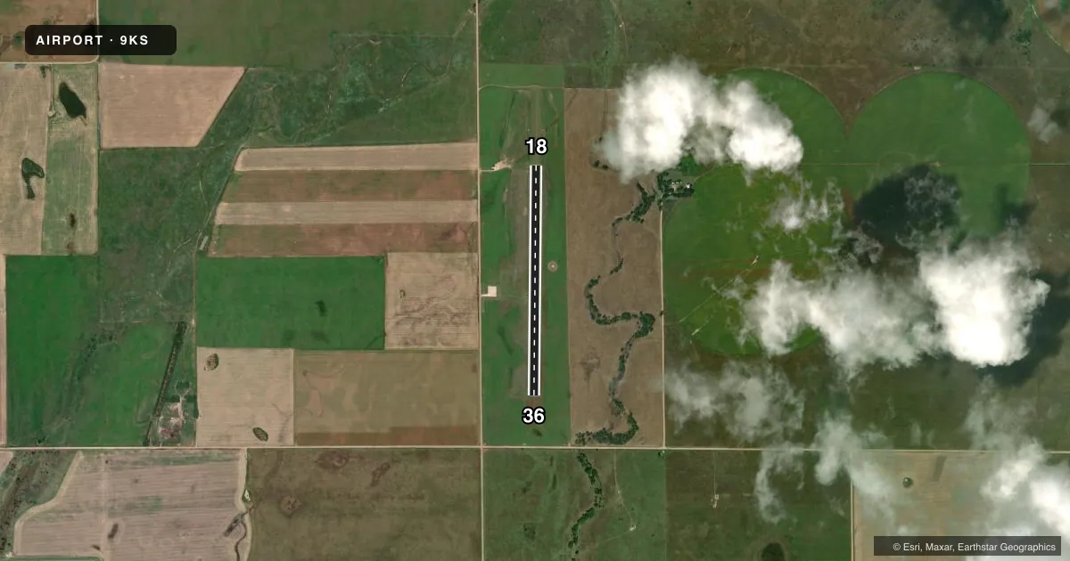Top-down satellite sketch of 9KS GREENSBURG MUNI in GREENSBURG, KANSAS, showing runways 18/36 drawn to scale over Esri World Imagery
