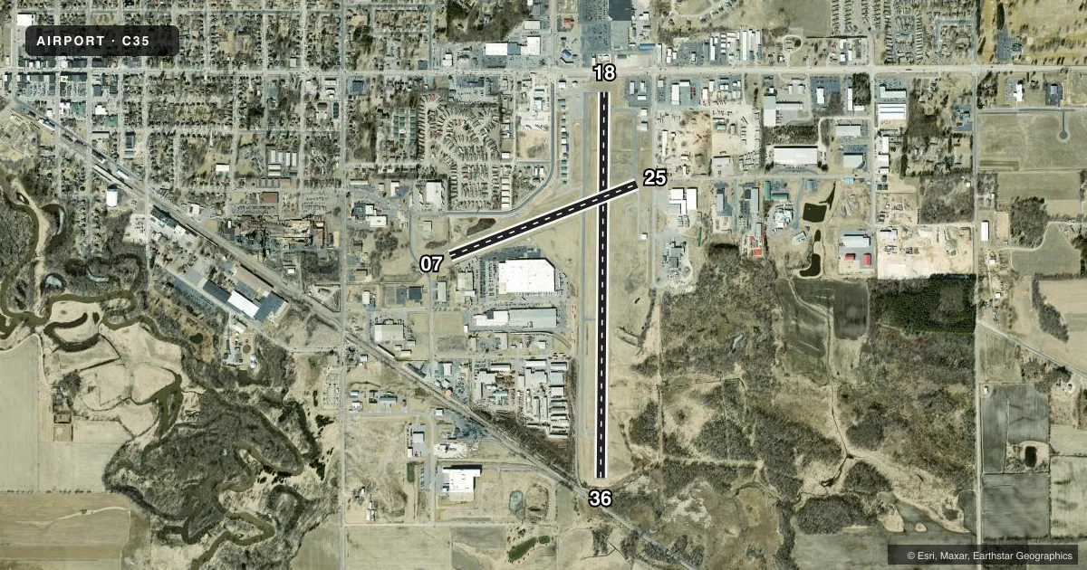 Top-down satellite sketch of C35 REEDSBURG MUNI in REEDSBURG, WISCONSIN, showing runways 18/36, 07/25 drawn to scale over Esri World Imagery