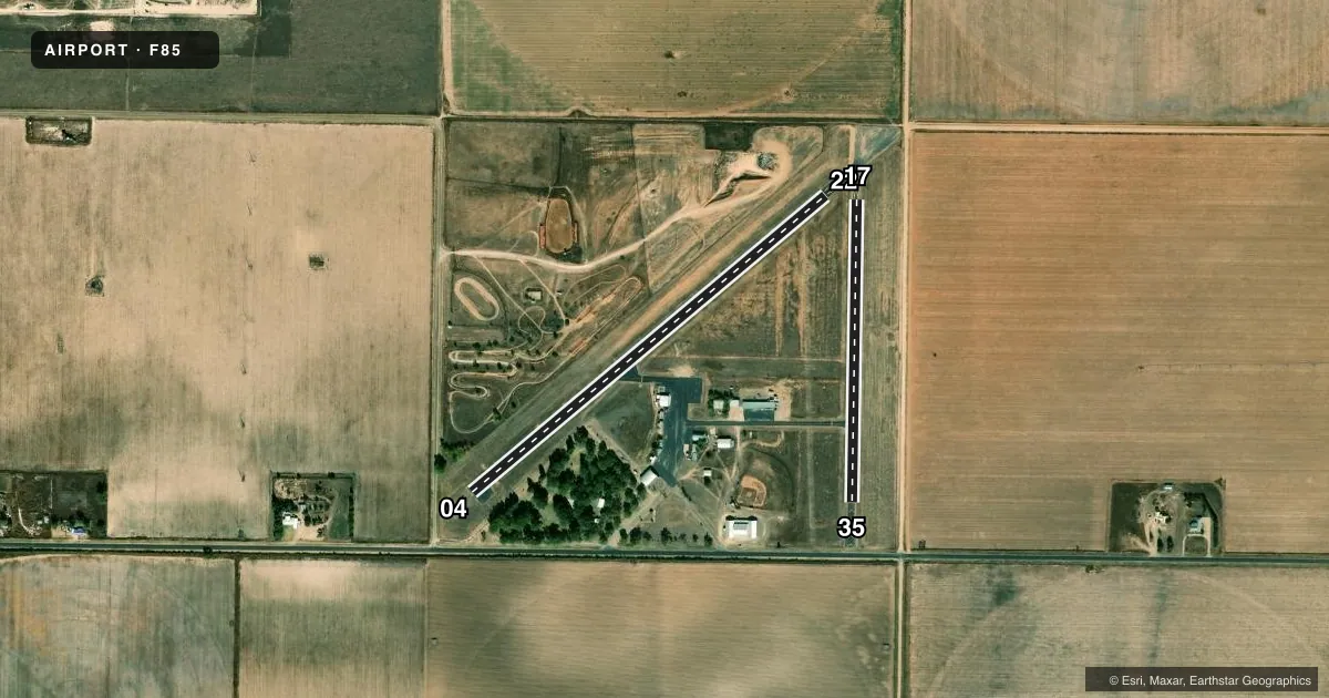 Top-down satellite sketch of F85 COCHRAN COUNTY in MORTON, TEXAS, showing runways 04/22, 17/35 drawn to scale over Esri World Imagery