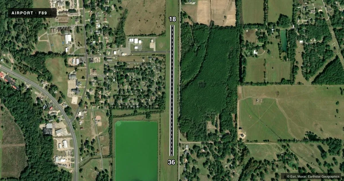 Top-down satellite sketch of F89 WINNSBORO MUNI in WINNSBORO, LOUISIANA, showing runways 18/36 drawn to scale over Esri World Imagery