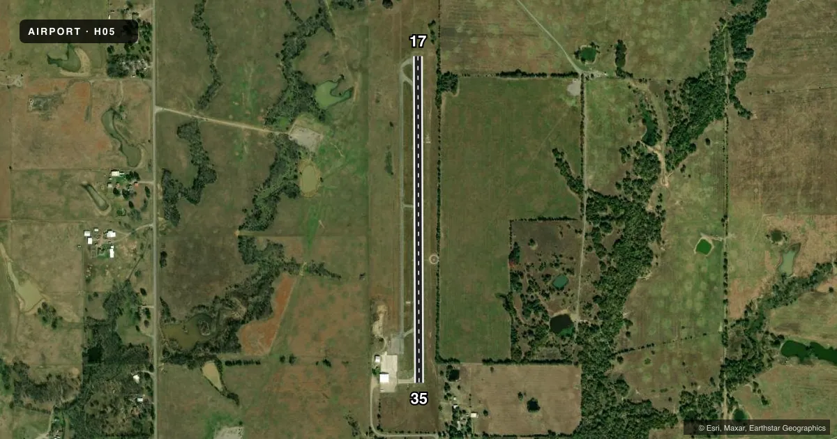 Top-down satellite sketch of H05 WILBURTON MUNI in WILBURTON, OKLAHOMA, showing runways 17/35 drawn to scale over Esri World Imagery