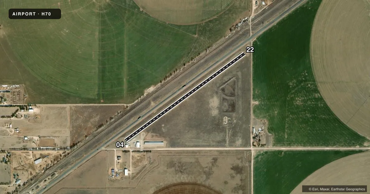 Top-down satellite sketch of H70 STRATFORD FLD in STRATFORD, TEXAS, showing runways 04/22 drawn to scale over Esri World Imagery