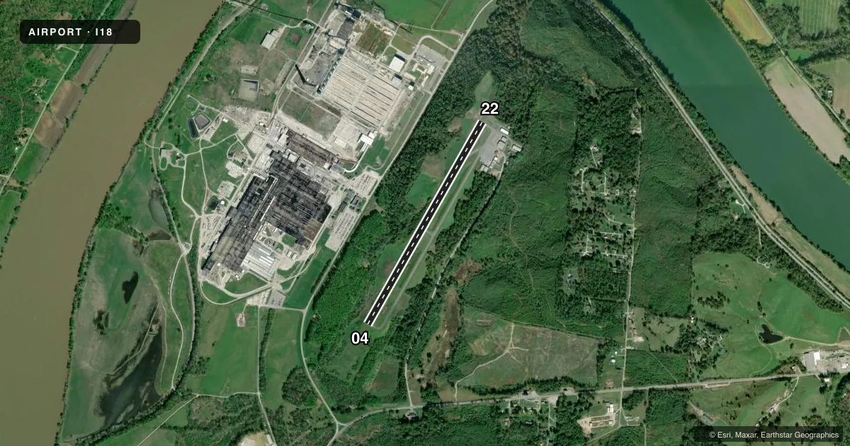Top-down satellite sketch of I18 JACKSON COUNTY in RAVENSWOOD, WEST VIRGINIA, showing runways 04/22 drawn to scale over Esri World Imagery