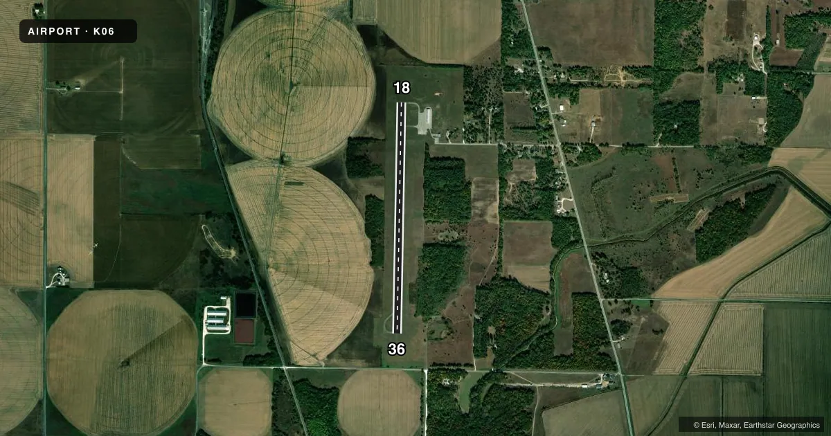 Top-down satellite sketch of K06 GREATER BEARDSTOWN in BEARDSTOWN, ILLINOIS, showing runways 18/36 drawn to scale over Esri World Imagery