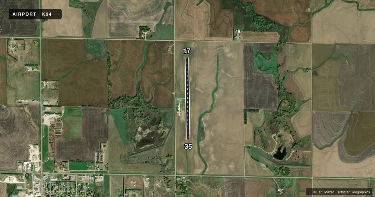 Top-down satellite sketch of K94 RUSH COUNTY in LA CROSSE, KANSAS, showing runways 17/35 drawn to scale over Esri World Imagery