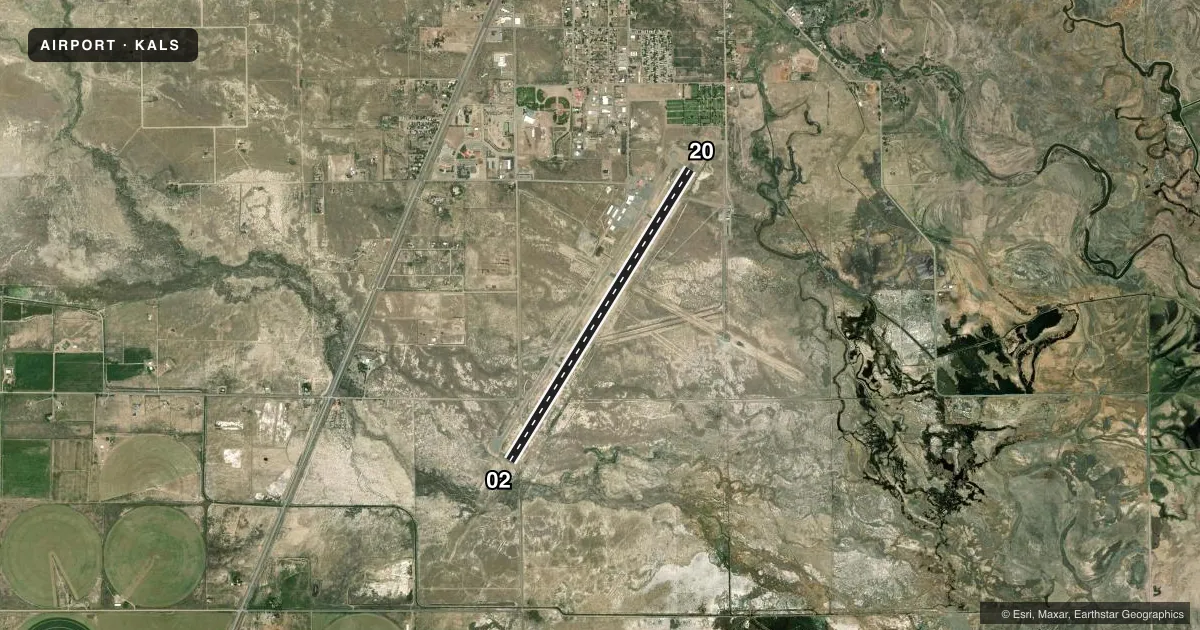 Top-down satellite sketch of KALS SAN LUIS VALLEY RGNL/BERGMAN FLD in ALAMOSA, COLORADO, showing runways 02/20 drawn to scale over Esri World Imagery