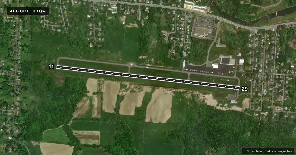 Top-down satellite sketch of KAQW HARRIMAN-AND-WEST in NORTH ADAMS, MASSACHUSETTS, showing runways 11/29 drawn to scale over Esri World Imagery