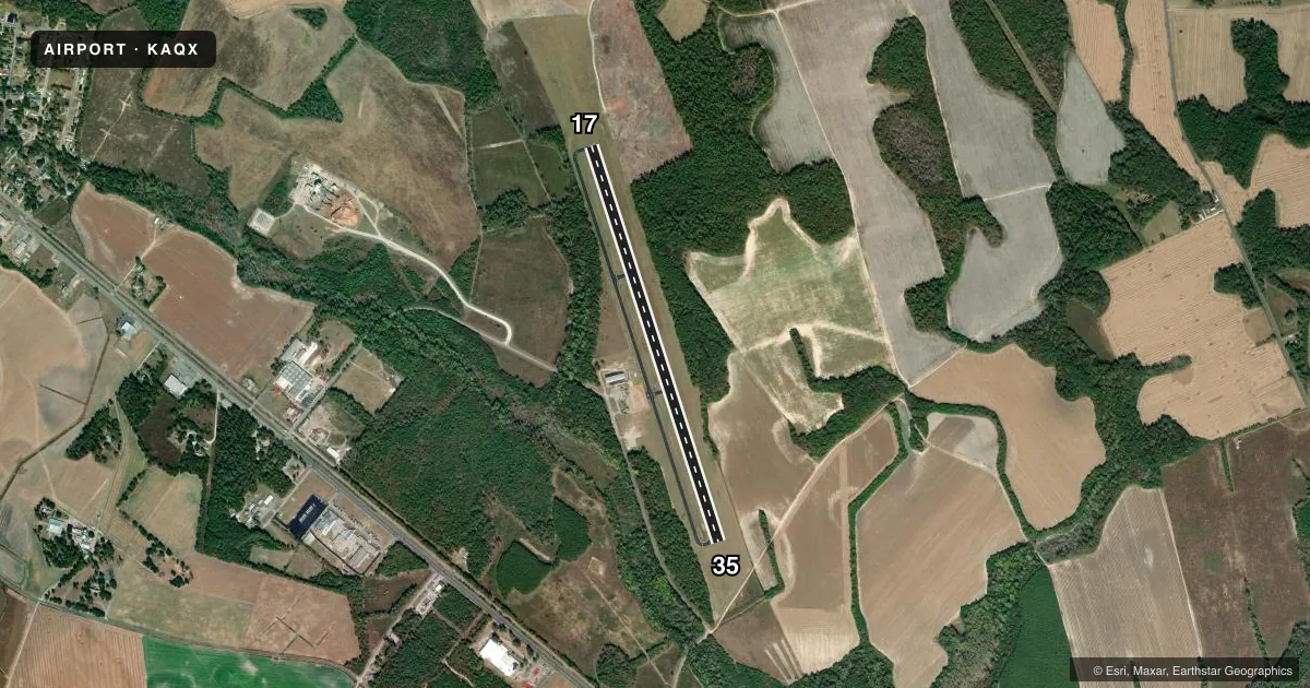 Top-down satellite sketch of KAQX ALLENDALE COUNTY in ALLENDALE, SOUTH CAROLINA, showing runways 17/35 drawn to scale over Esri World Imagery