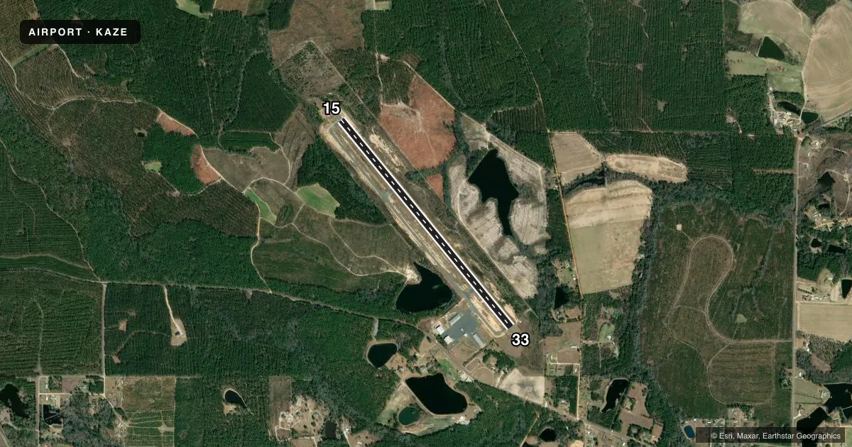 Top-down satellite sketch of KAZE HAZLEHURST in HAZLEHURST, GEORGIA, showing runways 15/33 drawn to scale over Esri World Imagery