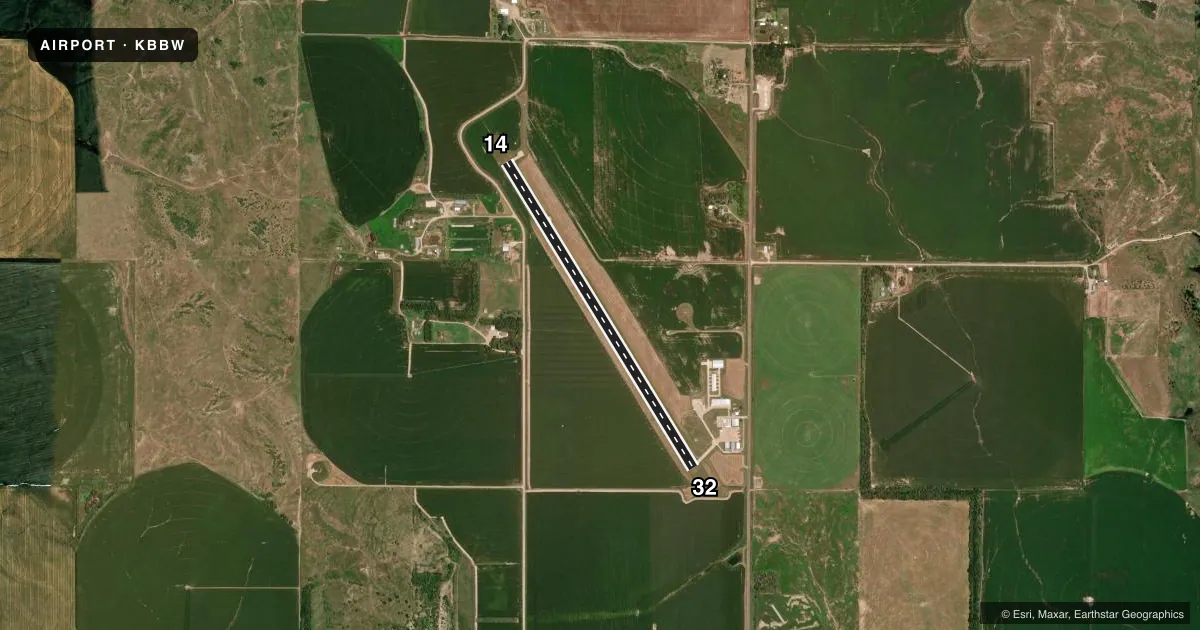 Top-down satellite sketch of KBBW BROKEN BOW MUNI/KEITH GLAZE FLD in BROKEN BOW, NEBRASKA, showing runways 14/32 drawn to scale over Esri World Imagery