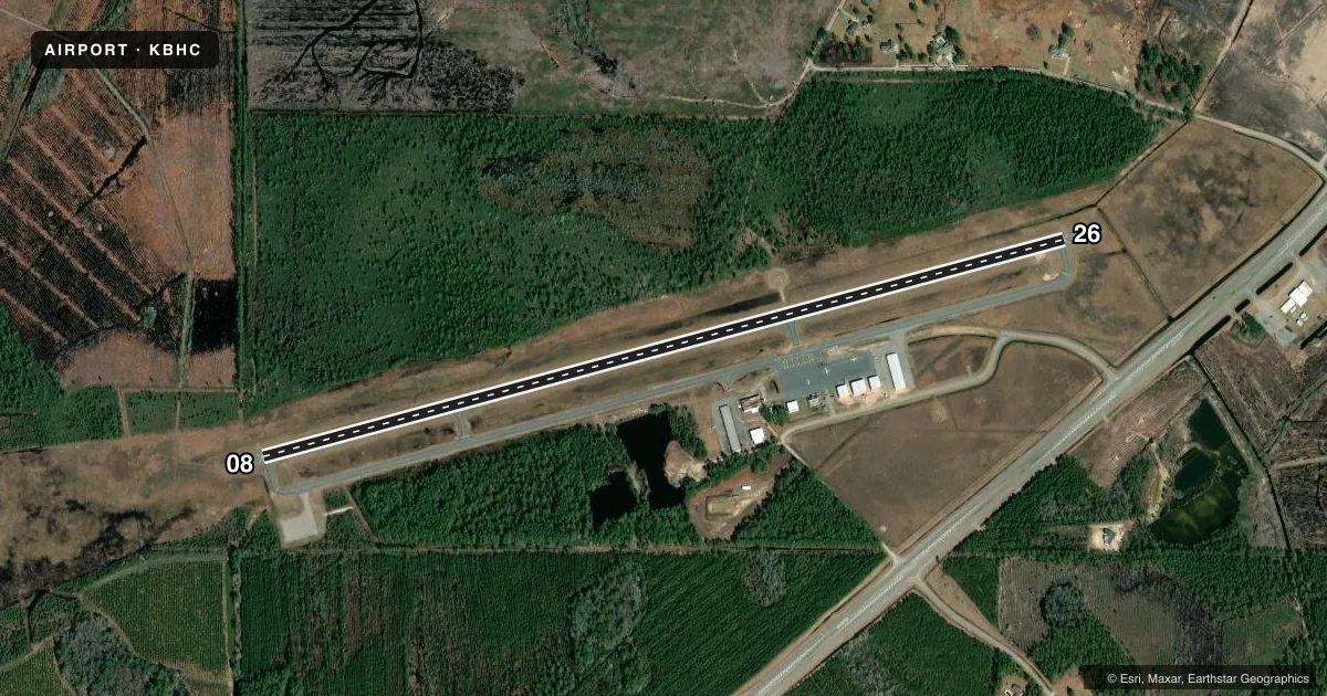 Top-down satellite sketch of KBHC BAXLEY MUNI in BAXLEY, GEORGIA, showing runways 08/26 drawn to scale over Esri World Imagery