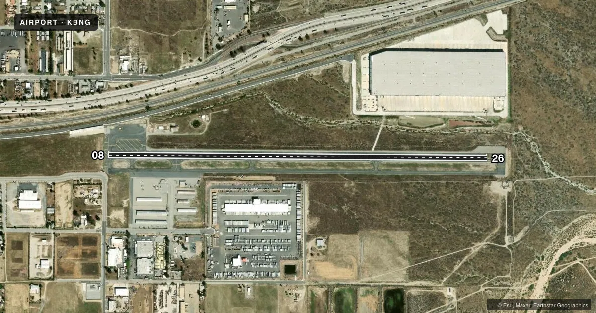 Top-down satellite sketch of KBNG BANNING MUNI in BANNING, CALIFORNIA, showing runways 08/26 drawn to scale over Esri World Imagery