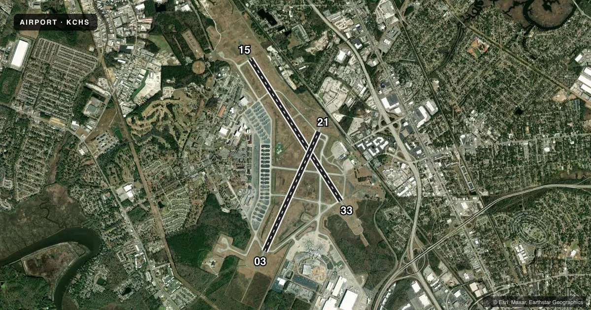 Top-down satellite sketch of KCHS CHARLESTON AFB/INTL in CHARLESTON, SOUTH CAROLINA, showing runways 15/33, 03/21 drawn to scale over Esri World Imagery