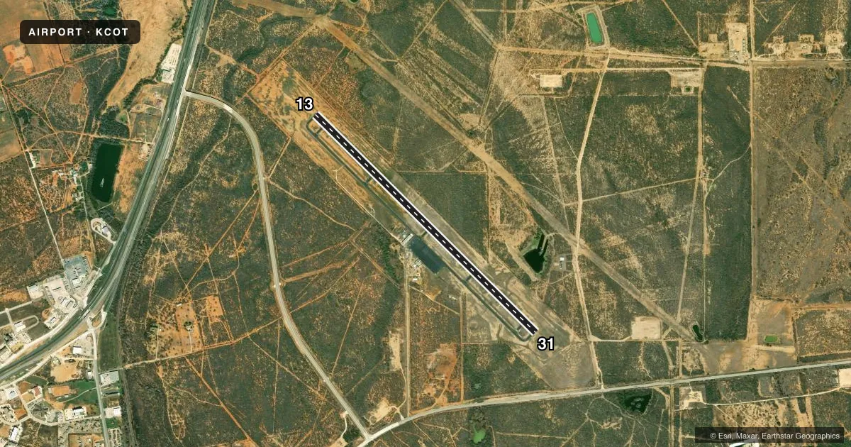 Top-down satellite sketch of KCOT COTULLA-LA SALLE COUNTY in COTULLA, TEXAS, showing runways 13/31 drawn to scale over Esri World Imagery