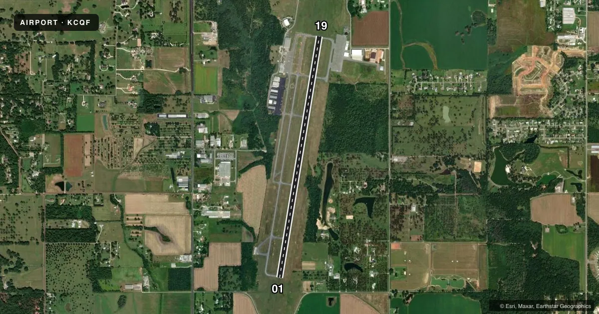 Top-down satellite sketch of KCQF H L SONNY CALLAHAN in FAIRHOPE, ALABAMA, showing runways 01/19 drawn to scale over Esri World Imagery
