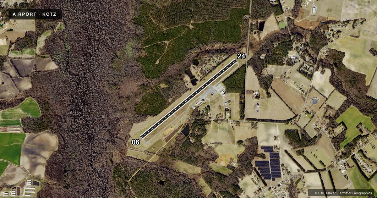 Top-down satellite sketch of KCTZ CLINTON-SAMPSON COUNTY in CLINTON, NORTH CAROLINA, showing runways 06/24 drawn to scale over Esri World Imagery