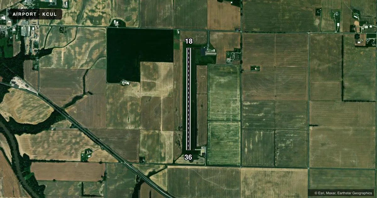 Top-down satellite sketch of KCUL CARMI MUNI in CARMI, ILLINOIS, showing runways 18/36 drawn to scale over Esri World Imagery