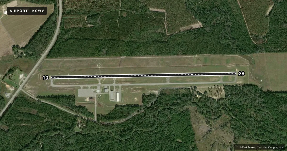 Top-down satellite sketch of KCWV CLAXTON-EVANS COUNTY in CLAXTON, GEORGIA, showing runways 10/28 drawn to scale over Esri World Imagery