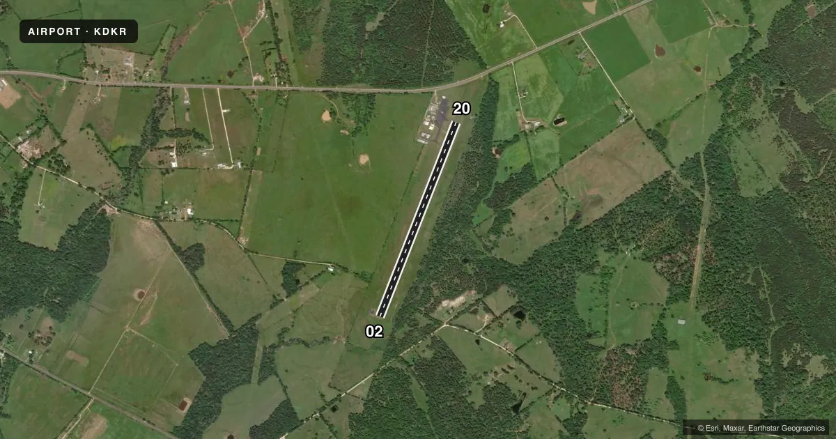 Top-down satellite sketch of KDKR HOUSTON COUNTY in CROCKETT, TEXAS, showing runways 02/20 drawn to scale over Esri World Imagery