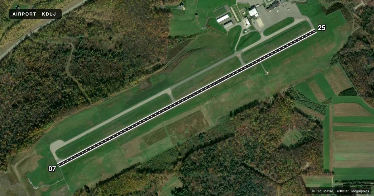 Top-down satellite sketch of KDUJ DUBOIS RGNL in DUBOIS, PENNSYLVANIA, showing runways 07/25 drawn to scale over Esri World Imagery