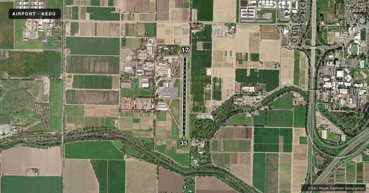Top-down satellite sketch of KEDU UNIVERSITY in DAVIS, CALIFORNIA, showing runways 17/35 drawn to scale over Esri World Imagery