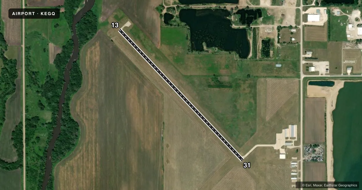 Top-down satellite sketch of KEGQ EMMETSBURG MUNI in EMMETSBURG, IOWA, showing runways 13/31 drawn to scale over Esri World Imagery