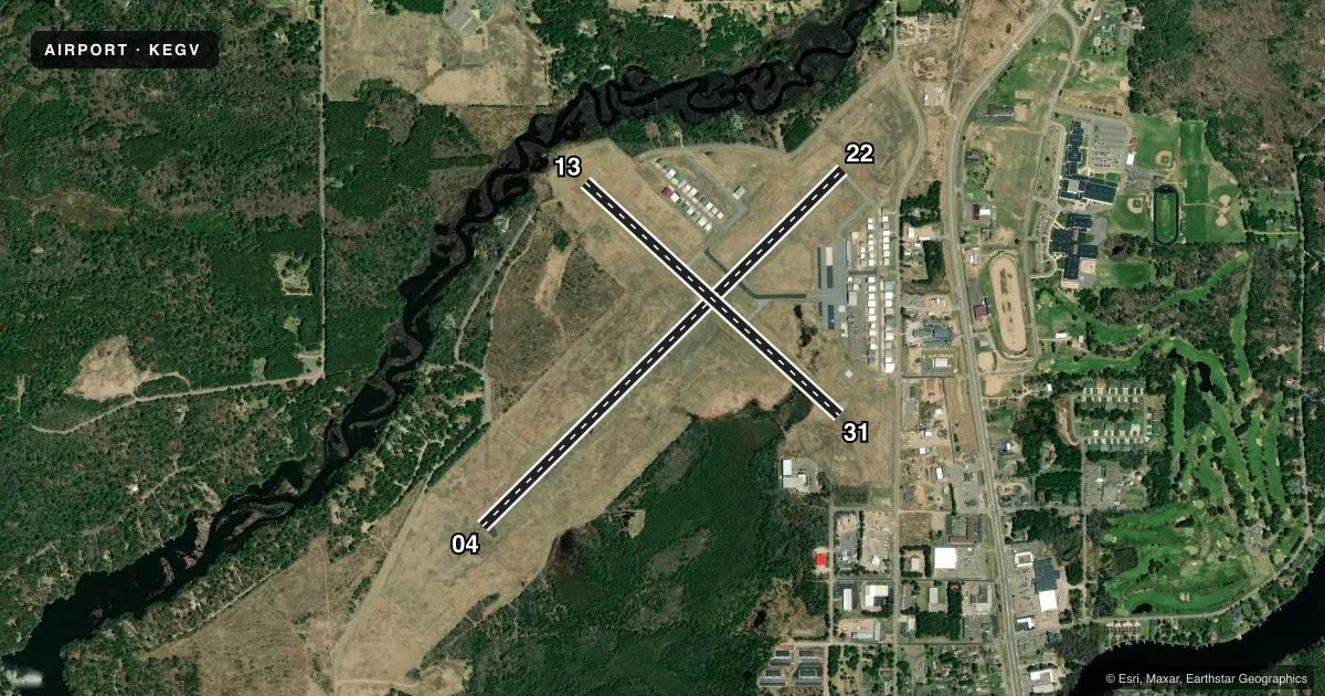 Top-down satellite sketch of KEGV EAGLE RIVER UNION in EAGLE RIVER, WISCONSIN, showing runways 04/22, 13/31 drawn to scale over Esri World Imagery