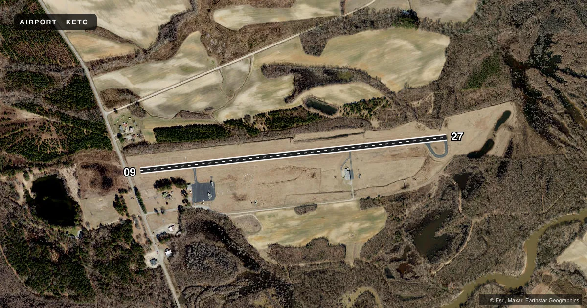 Top-down satellite sketch of KETC TARBORO-EDGECOMBE in TARBORO, NORTH CAROLINA, showing runways 09/27 drawn to scale over Esri World Imagery