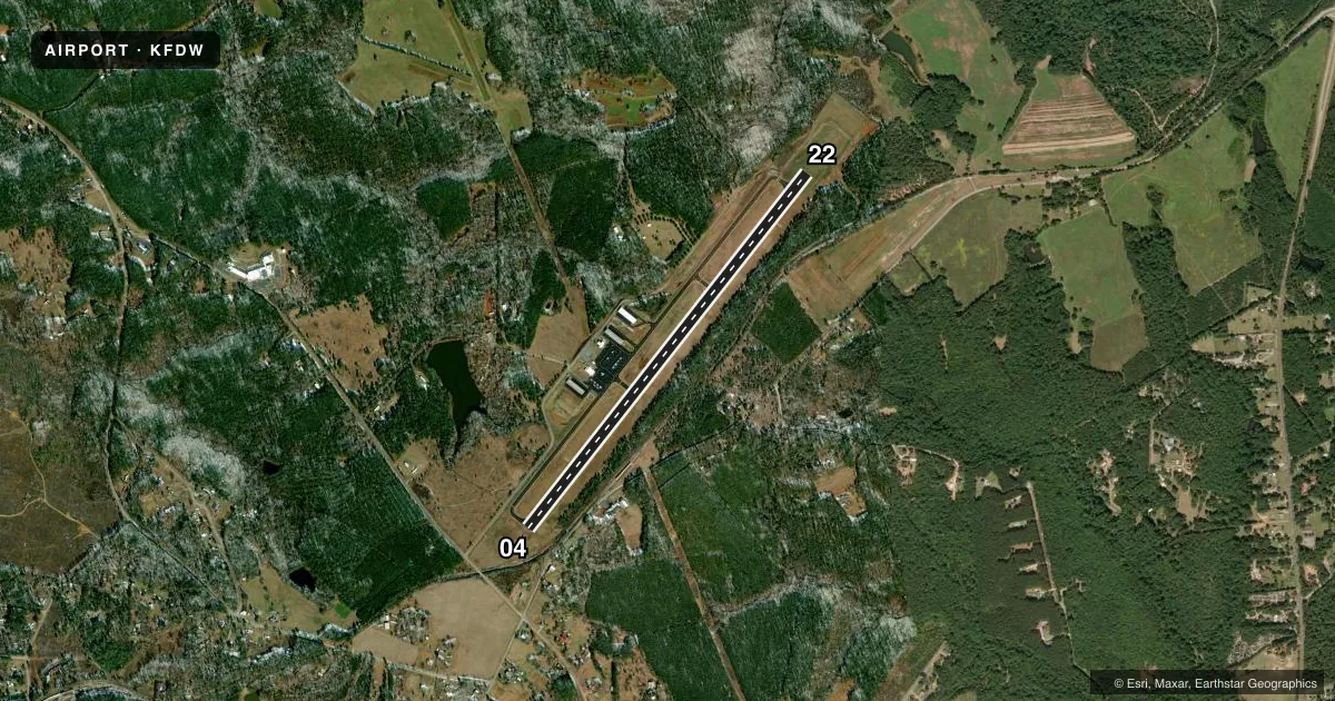 Top-down satellite sketch of KFDW FAIRFIELD COUNTY in WINNSBORO, SOUTH CAROLINA, showing runways 04/22 drawn to scale over Esri World Imagery