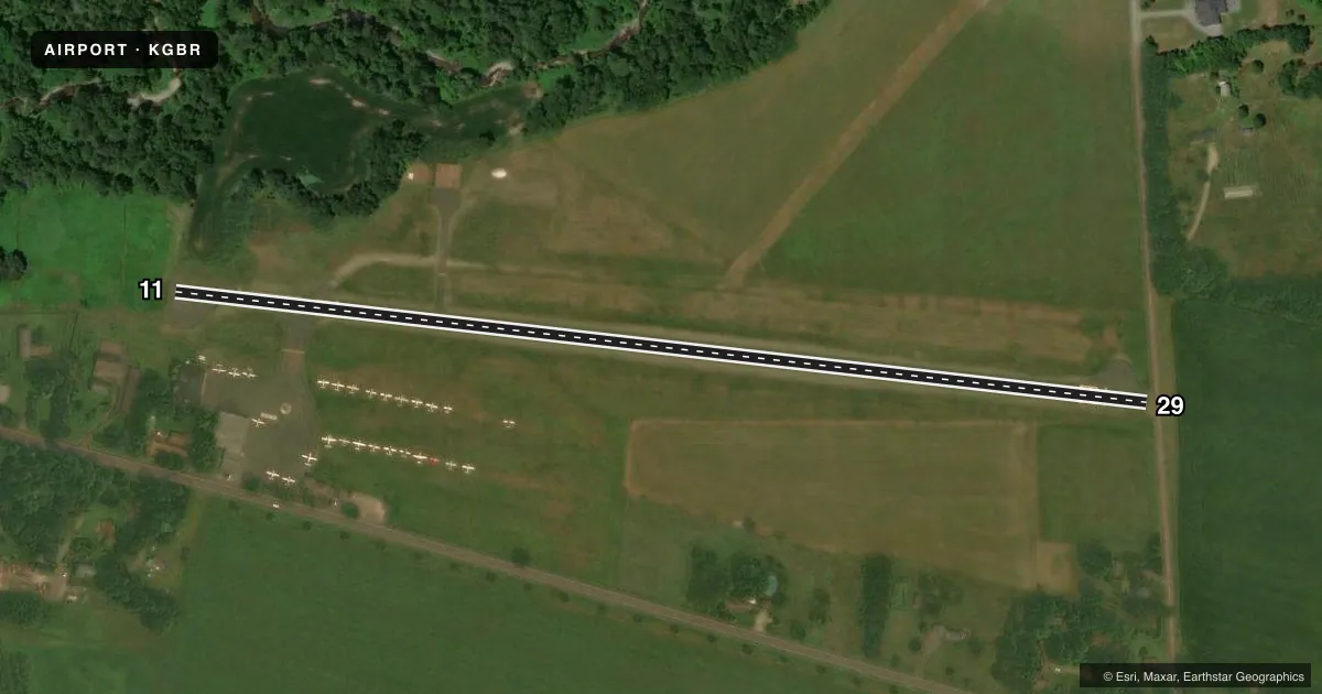 Top-down satellite sketch of KGBR GREAT BARRINGTON in GREAT BARRINGTON, MASSACHUSETTS, showing runways 11/29 drawn to scale over Esri World Imagery