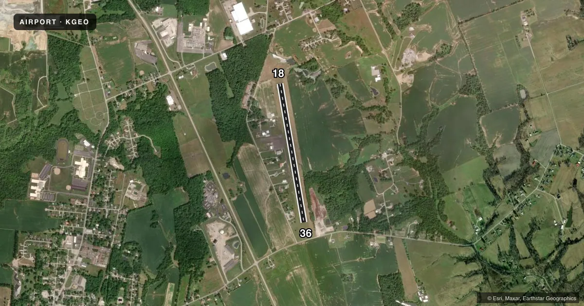 Top-down satellite sketch of KGEO BROWN COUNTY in GEORGETOWN, OHIO, showing runways 18/36 drawn to scale over Esri World Imagery