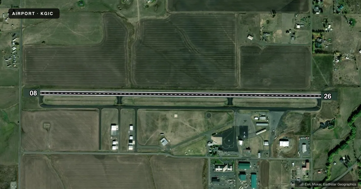 Top-down satellite sketch of KGIC IDAHO COUNTY in GRANGEVILLE, IDAHO, showing runways 08/26 drawn to scale over Esri World Imagery
