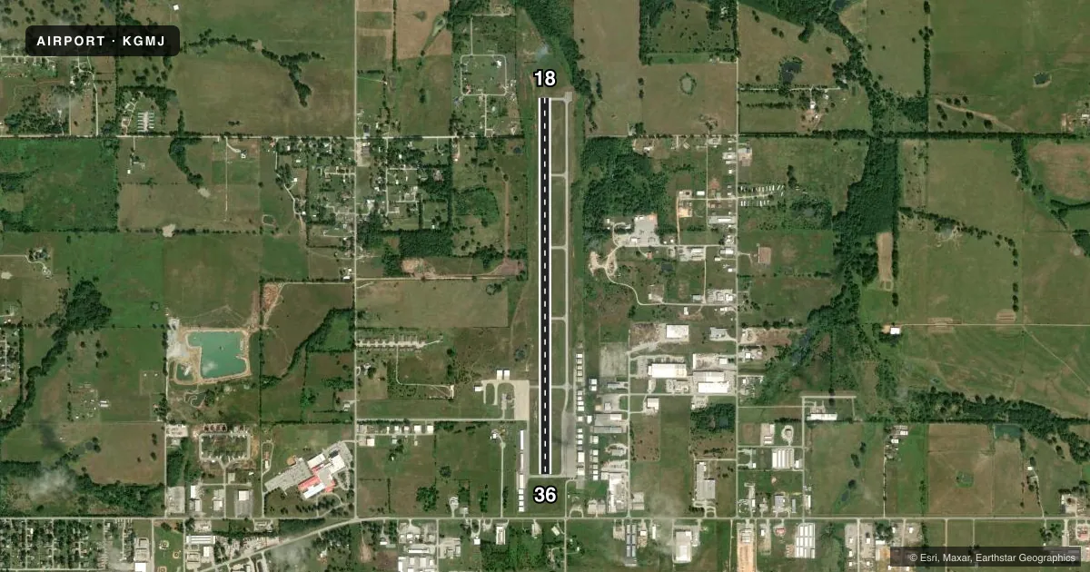 Top-down satellite sketch of KGMJ GROVE RGNL in GROVE, OKLAHOMA, showing runways 18/36 drawn to scale over Esri World Imagery
