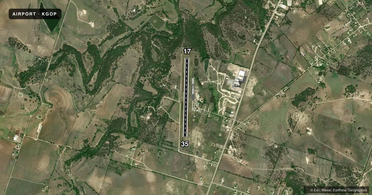 Top-down satellite sketch of KGOP GATESVILLE MUNI in GATESVILLE, TEXAS, showing runways 17/35 drawn to scale over Esri World Imagery