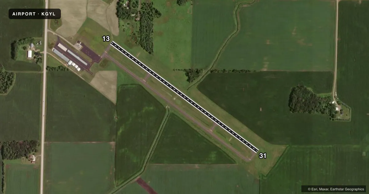 Top-down satellite sketch of KGYL GLENCOE MUNI in GLENCOE, MINNESOTA, showing runways 13/31 drawn to scale over Esri World Imagery