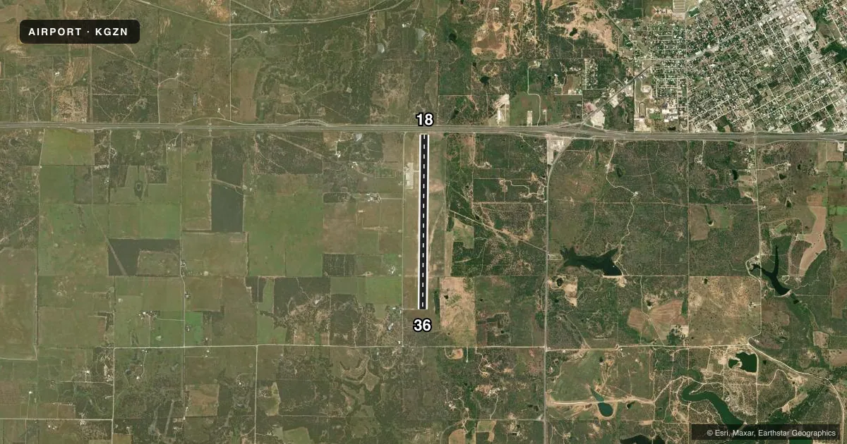Top-down satellite sketch of KGZN GREGORY M SIMMONS MEML in CISCO, TEXAS, showing runways 18/36 drawn to scale over Esri World Imagery
